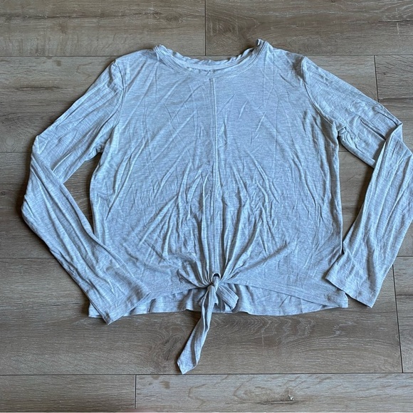 Jackson Rowe Tops - Jackson Rowe rosebud long sleeve teeshirt in stoned size small
